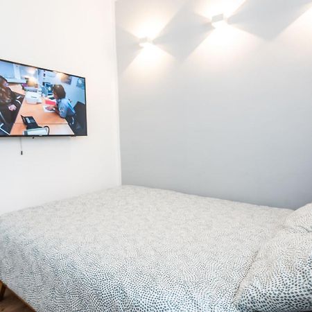 Cozy Design Apartament In Magheru Boekarest Buitenkant foto